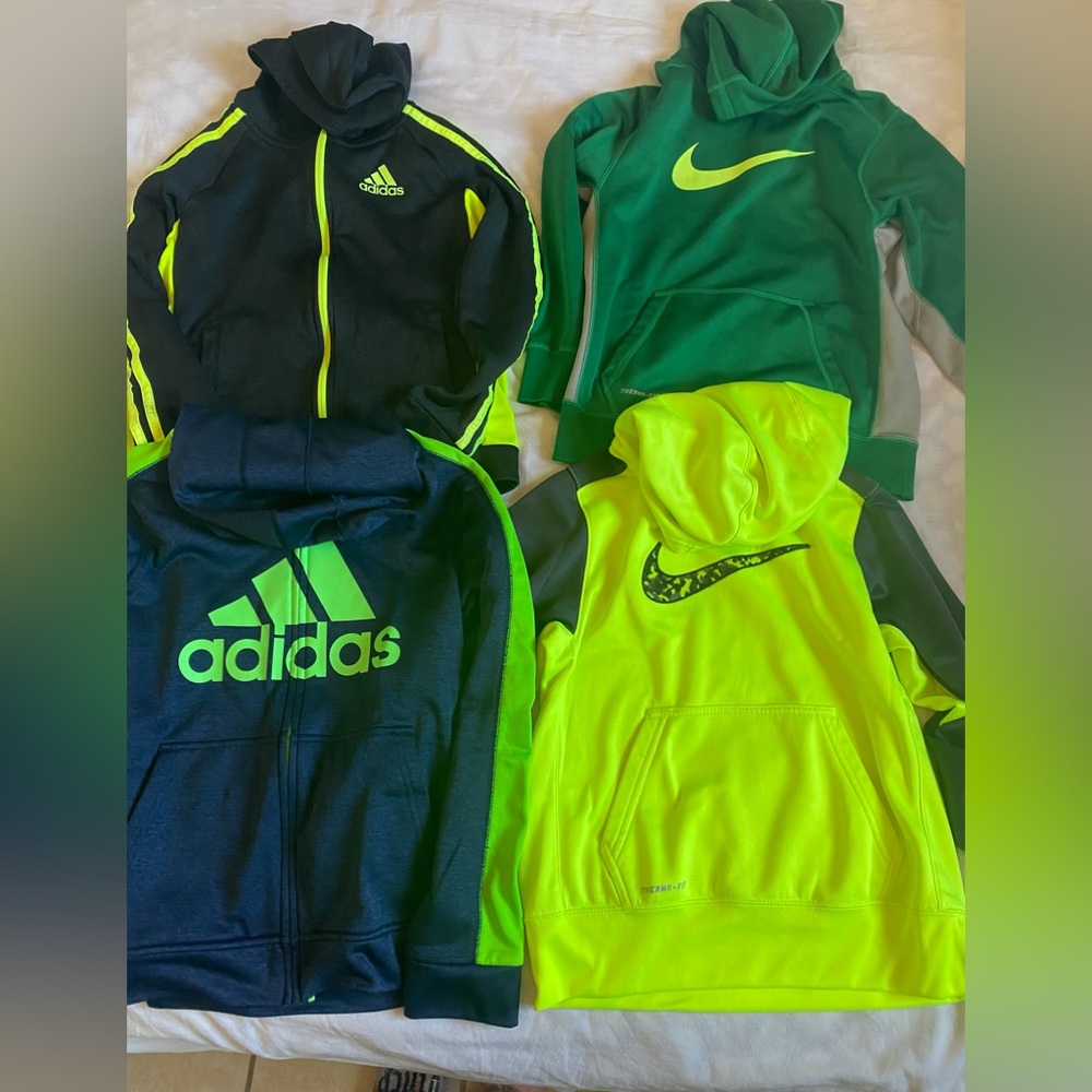 Hoodie sweaters bundle of 4 Adidas /Nike(10/12)